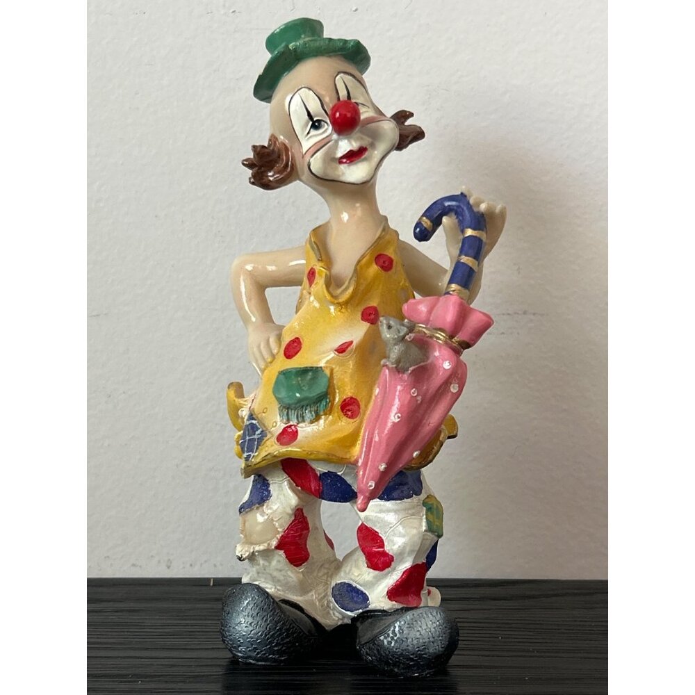 VTG Colorful Resin Clown Figurine w/Umbrella Peeking Mouse Quirky Outfit 8" Tall